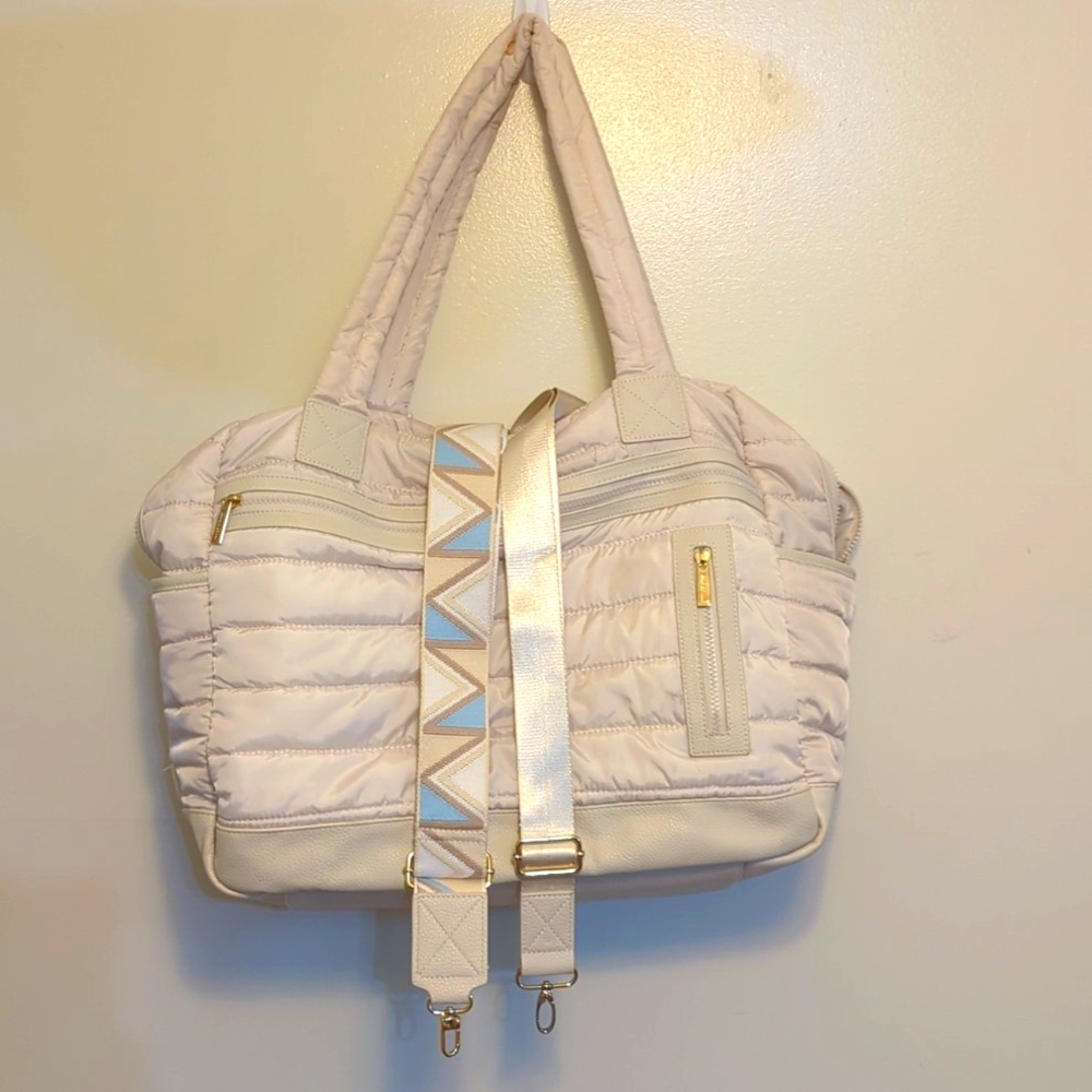 Isaac Mizrahi Large Cream-Colored Bag/Tote w/2 adjustable straps